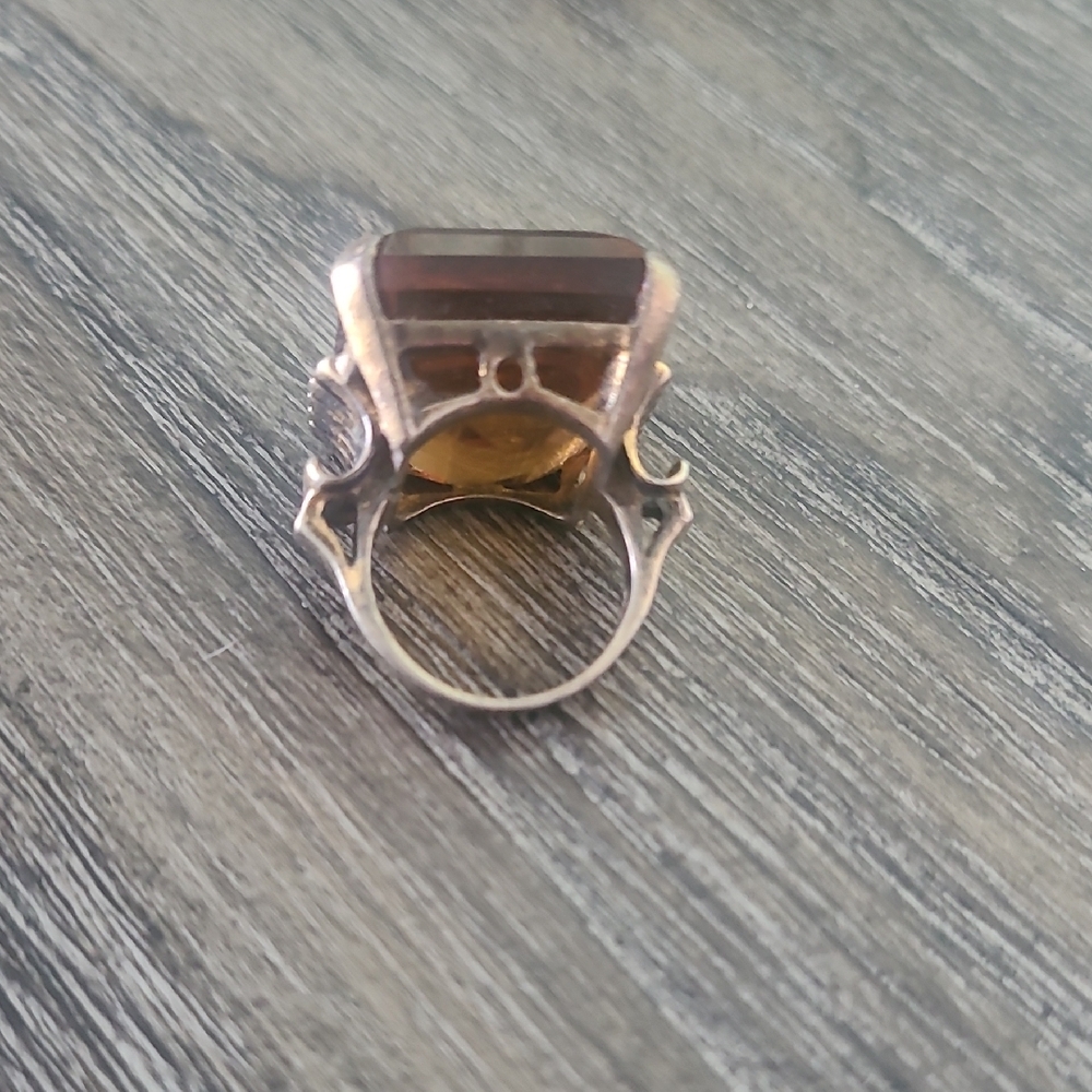 Statement Amber-Color Rectangular Cocktail Ring - Picture 2 of 3